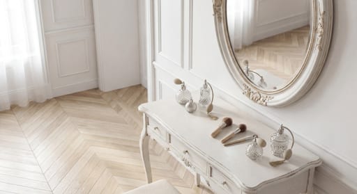 Parisian Dressing Corner Daylight